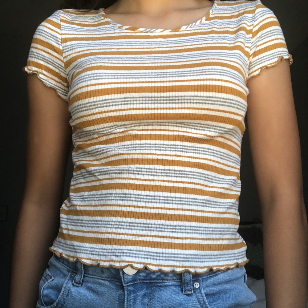Tilly’s Girls XL yellow/gray/white crop top